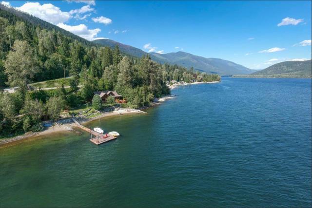 3140 Highway 3a, House detached with 3 bedrooms, 2 bathrooms and 6 parking in Central Kootenay F BC | Image 3