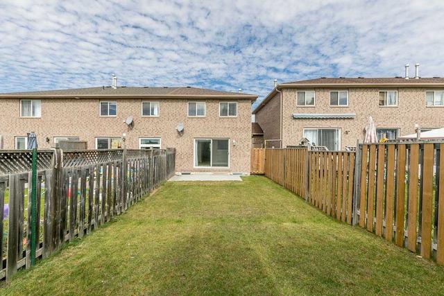 55 Courtney Cres, House attached with 2 bedrooms, 2 bathrooms and 4 parking in Barrie ON | Image 16