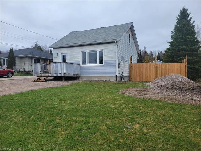 350 Main Street, House detached with 2 bedrooms, 1 bathrooms and 2 parking in Powassan ON | Image 36
