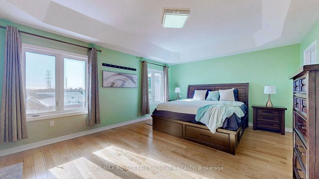 41 Neelands Cres, House detached with 4 bedrooms, 3 bathrooms and 4 parking in Toronto ON | Image 10