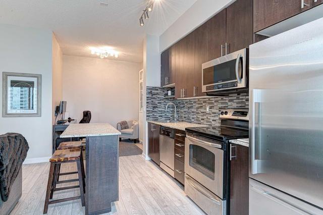 1002 - 155 Legion Rd N, Condo with 1 bedrooms, 1 bathrooms and 1 parking in Toronto ON | Image 8