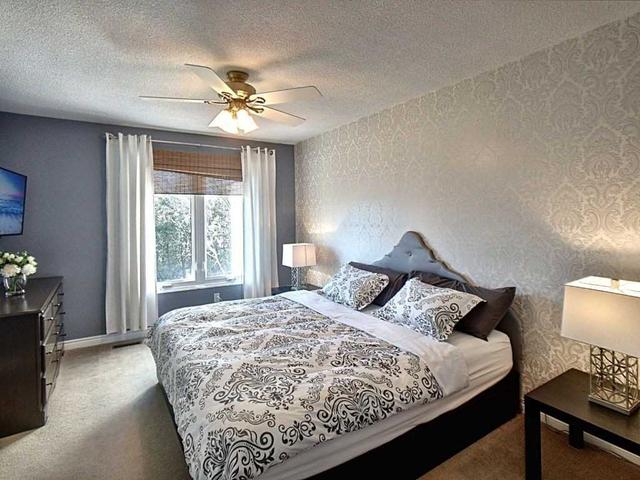 140 Fanshawe Dr, House semidetached with 3 bedrooms, 2 bathrooms and 3 parking in Brampton ON | Image 4