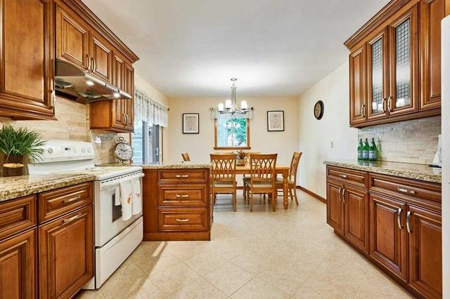 172 Manse Rd, House detached with 3 bedrooms, 4 bathrooms and 6 parking in Toronto ON | Image 5
