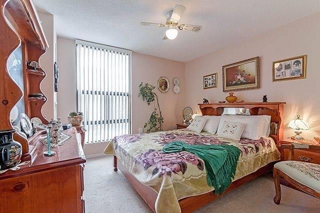 1012 - 4 Kings Cross Rd, Condo with 3 bedrooms, 2 bathrooms and 2 parking in Brampton ON | Image 8