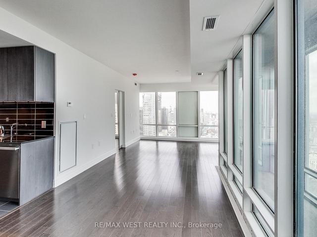 4407 - 8 The Esplanade Ave, Condo with 2 bedrooms, 2 bathrooms and 1 parking in Toronto ON | Image 22