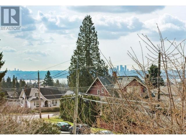 2644 Chesterfield Avenue, House detached with 6 bedrooms, 6 bathrooms and 2 parking in North Vancouver BC | Image 5
