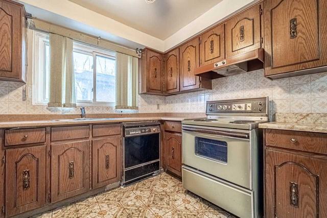 36 Jayfield Rd, House detached with 3 bedrooms, 2 bathrooms and 6 parking in Brampton ON | Image 4