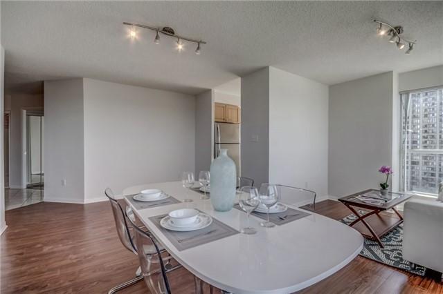 1003 - 23 Lorraine Dr, Condo with 3 bedrooms, 2 bathrooms and 1 parking in Toronto ON | Image 9