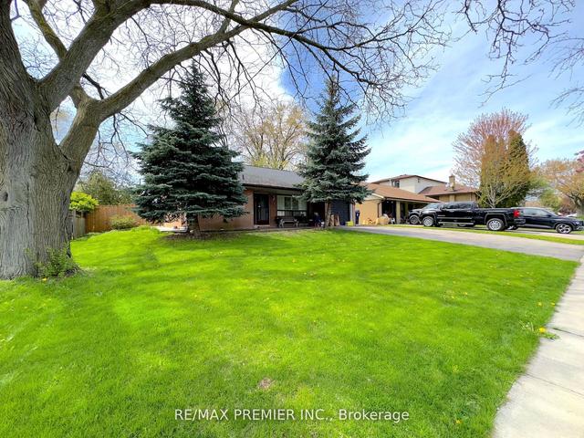 74 Riverhead Dr, House detached with 3 bedrooms, 2 bathrooms and 5 parking in Toronto ON | Image 25