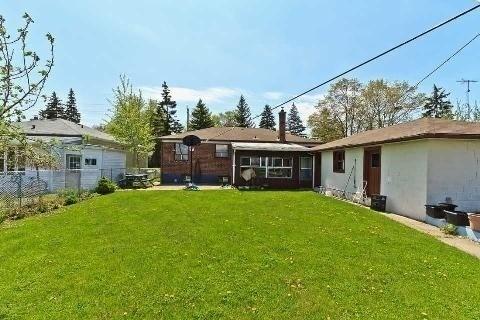 229 Southview Rd, House detached with 3 bedrooms, 2 bathrooms and 5 parking in Oakville ON | Image 1