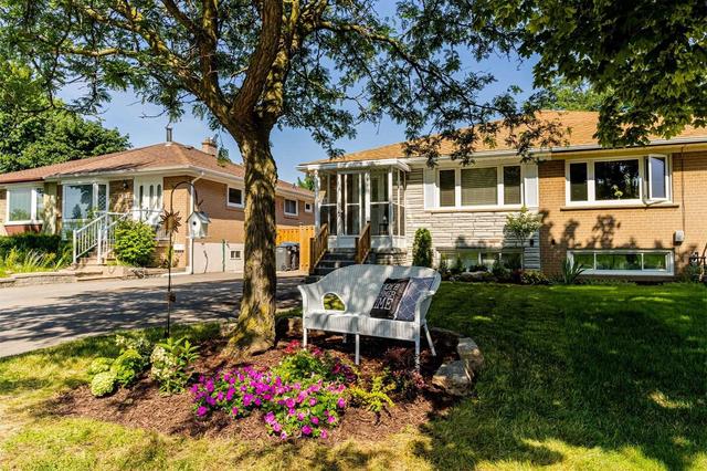 68 Sanford Cres, House semidetached with 3 bedrooms, 2 bathrooms and 4 parking in Brampton ON | Image 12