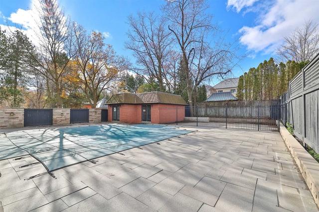 60 Dunvegan Rd, House detached with 8 bedrooms, 8 bathrooms and 10 parking in Toronto ON | Image 35