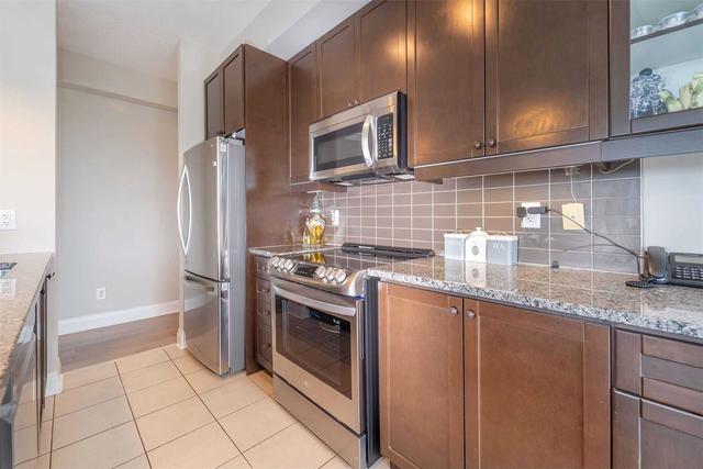 404 - 1 Hurontario St, Condo with 2 bedrooms, 2 bathrooms and 1 parking in Mississauga ON | Image 4