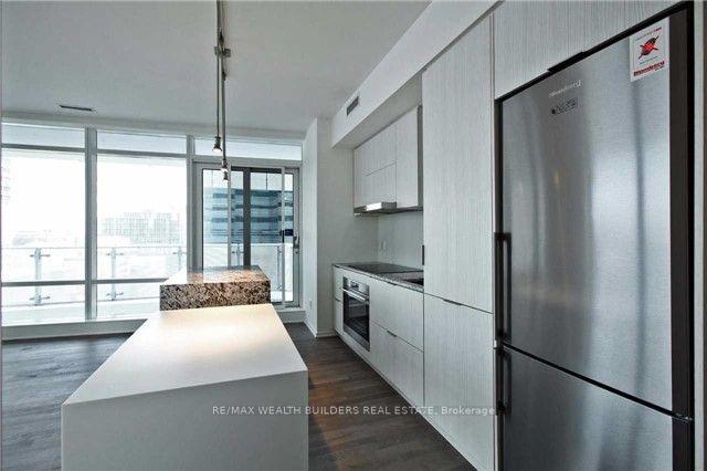 1101 - 1 Bloor St E, Condo with 2 bedrooms, 2 bathrooms and 1 parking in Toronto ON | Image 4