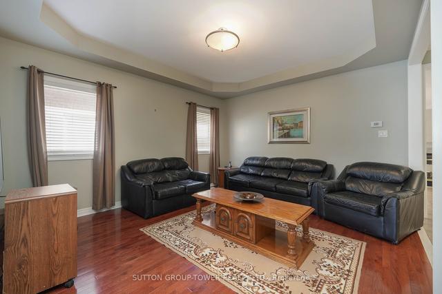 41 Vas Rd, House detached with 3 bedrooms, 4 bathrooms and 4 parking in Vaughan ON | Image 3