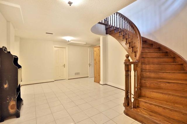 1717 Chesbro Crt, House detached with 6 bedrooms, 6 bathrooms and 6 parking in Mississauga ON | Image 20