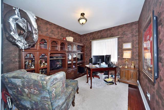 83 Ayton Cres, House detached with 4 bedrooms, 3 bathrooms and 6 parking in Vaughan ON | Image 14