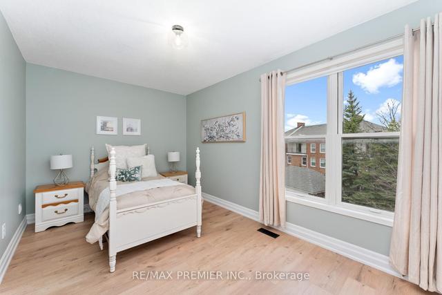 46 Wyatt Lane, Townhouse with 3 bedrooms, 2 bathrooms and 2 parking in Aurora ON | Image 13