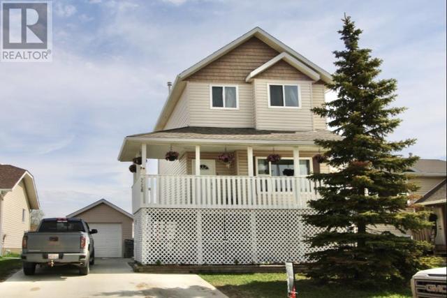 9258 94 Avenue, House detached with 3 bedrooms, 3 bathrooms and 1 parking in Grande Prairie AB | Card Image