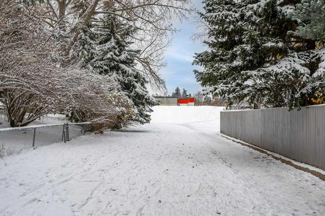 120 Oakwood Place Sw, House detached with 5 bedrooms, 2 bathrooms and 3 parking in Calgary AB | Image 37