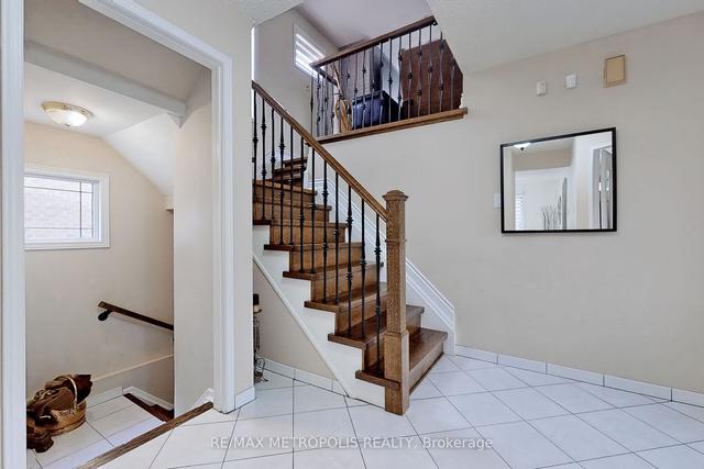 15 Arisaig Dr, House detached with 3 bedrooms, 4 bathrooms and 5 parking in Vaughan ON | Image 10