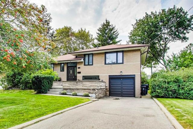 28 Commons Dr, House detached with 3 bedrooms, 2 bathrooms and 4 parking in Toronto ON | Image 1