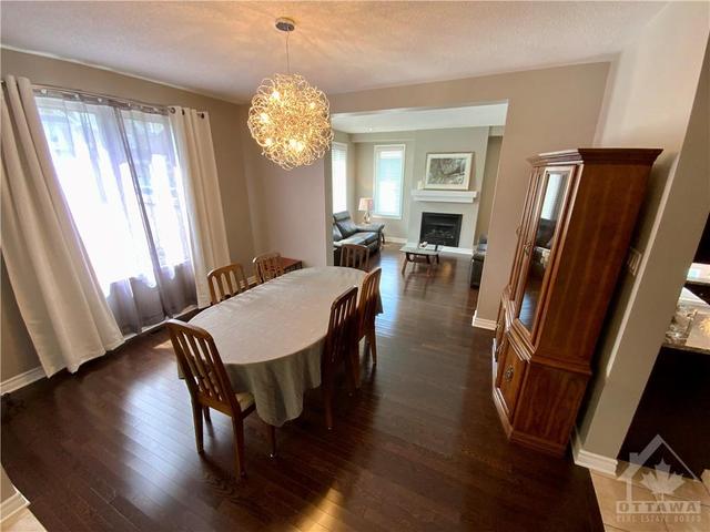 344 Hepatica Way, House detached with 4 bedrooms, 4 bathrooms and 4 parking in Ottawa ON | Image 3