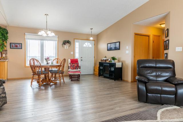 451048 Rg Rd 74, House detached with 5 bedrooms, 3 bathrooms and 6 parking in Wainwright No. 61 AB | Image 14