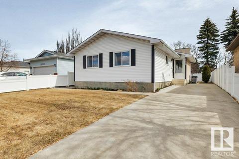 17715 94 St Nw, House detached with 3 bedrooms, 1 bathrooms and null parking in Edmonton AB | Card Image