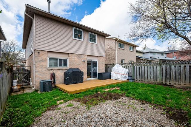 50 Steven Crt, House detached with 3 bedrooms, 2 bathrooms and 4 parking in Brampton ON | Image 17