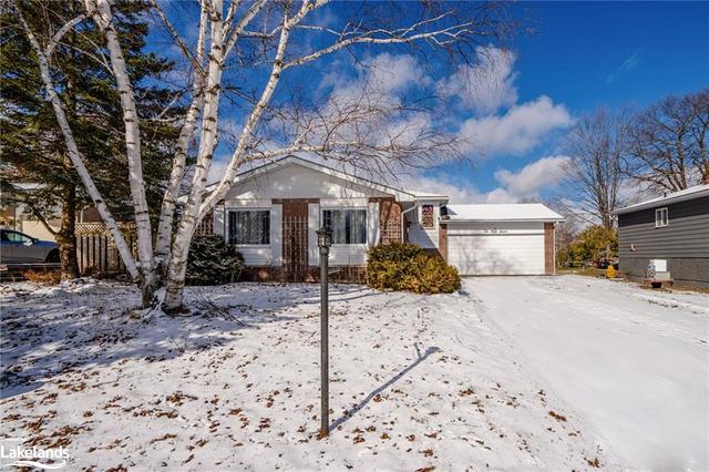 1057 Glen Eagles Crescent, House detached with 4 bedrooms, 2 bathrooms and 5 parking in Midland ON | Image 1