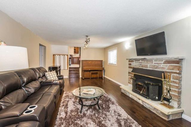 641 Chancery Crt, House detached with 4 bedrooms, 2 bathrooms and 6 parking in Oshawa ON | Image 14