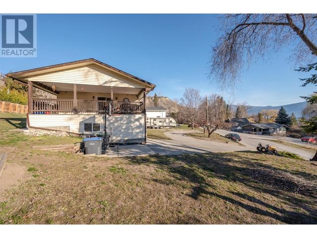 14415 Latimer Avenue, House detached with 5 bedrooms, 2 bathrooms and 1 parking in Summerland BC | Image 45