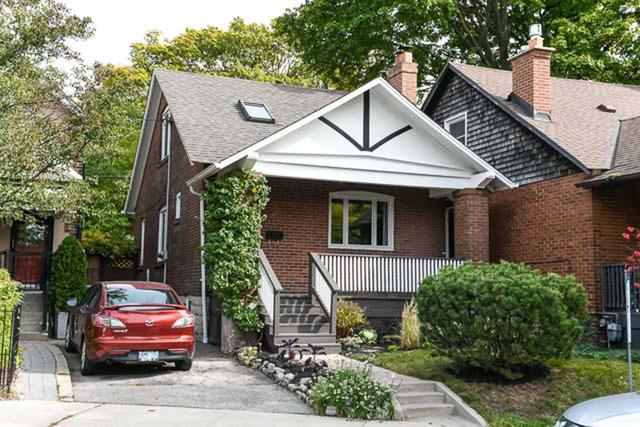 249 Gainsborough Rd, House detached with 2 bedrooms, 1 bathrooms and 1 parking in Toronto ON | Image 1