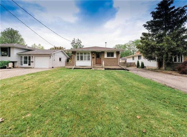 5 Prince Philip Dr, House detached with 3 bedrooms, 2 bathrooms and 4 parking in St. Catharines ON | Image 1