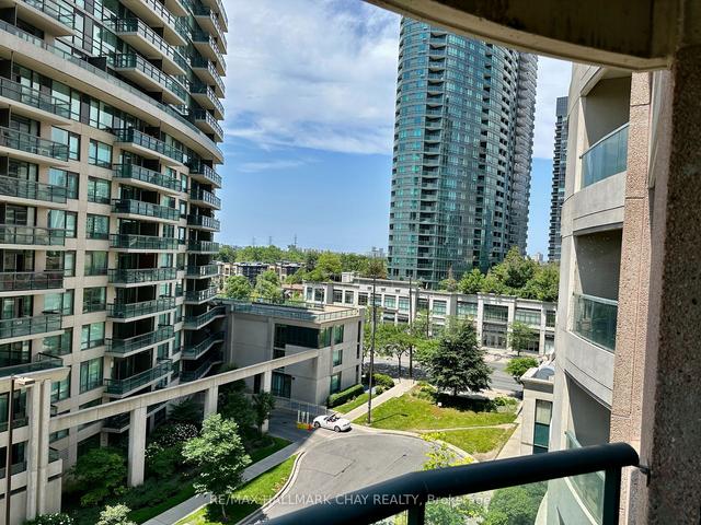 706 - 7 Lorraine Dr, Condo with 2 bedrooms, 2 bathrooms and 1 parking in Toronto ON | Image 2