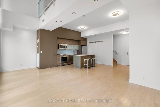 uph03 - 21 Nelson St, Condo with 1 bedrooms, 2 bathrooms and 2 parking in Toronto ON | Image 3