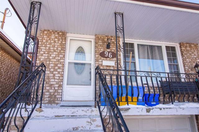 96 East 33rd St, House detached with 3 bedrooms, 2 bathrooms and 2 parking in Hamilton ON | Image 2