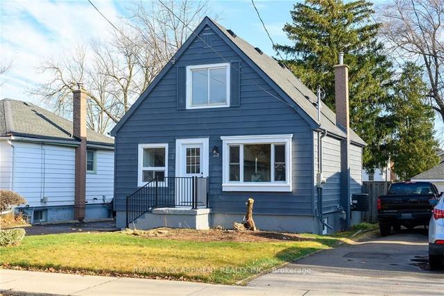 213 East 28th St, House detached with 4 bedrooms, 3 bathrooms and 3 parking in Hamilton ON | Image 1