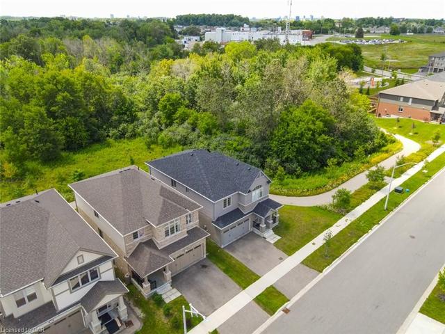 131 Steeplechase Way W, House detached with 4 bedrooms, 2 bathrooms and 4 parking in Waterloo ON | Image 14