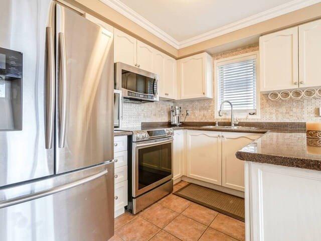 14 Suncrest Dr, House detached with 2 bedrooms, 2 bathrooms and 4 parking in Brampton ON | Image 11