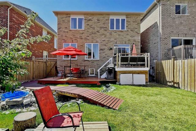 300 Pimlico Dr, House detached with 3 bedrooms, 4 bathrooms and 4 parking in Oshawa ON | Image 15