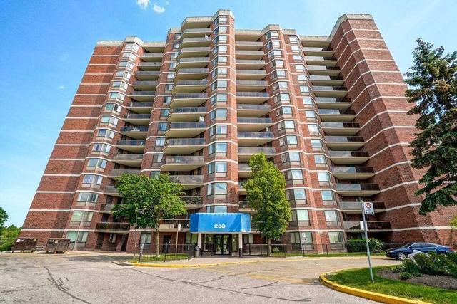 1110 - 238 Albion Rd, Condo with 3 bedrooms, 2 bathrooms and 1 parking in Toronto ON | Image 12