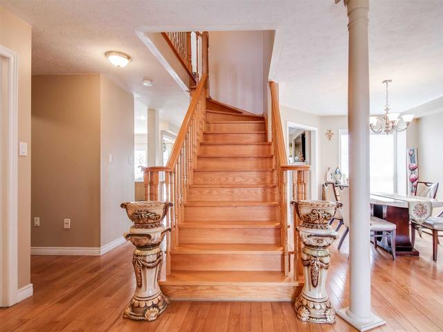 69 Highland Terr, House detached with 4 bedrooms, 3 bathrooms and 6 parking in Bradford West Gwillimbury ON | Image 4