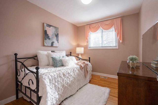 8 Atwood Pl, House detached with 3 bedrooms, 2 bathrooms and 9 parking in Toronto ON | Image 9