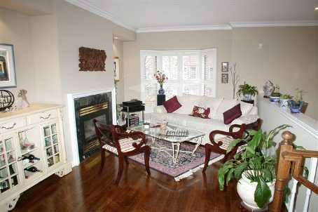 8 - 38 Mendota Rd, House attached with 2 bedrooms, 2 bathrooms and 2 parking in Toronto ON | Image 3