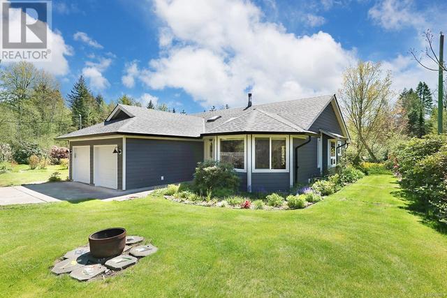 3253 Godin Rd, House detached with 3 bedrooms, 2 bathrooms and 4 parking in Comox Valley C (Puntledge   Black Creek) BC | Image 3