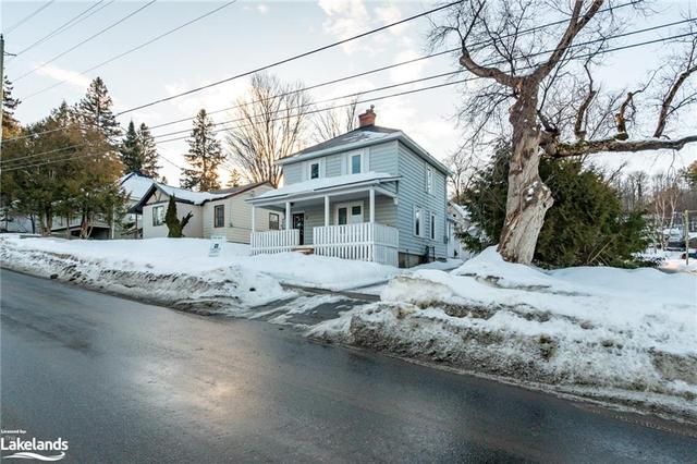 47 Centre Street S, House detached with 3 bedrooms, 2 bathrooms and 4 parking in Huntsville ON | Image 43