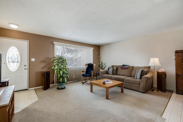 413 Main Street Nw, House detached with 4 bedrooms, 2 bathrooms and 5 parking in Calgary AB | Image 2