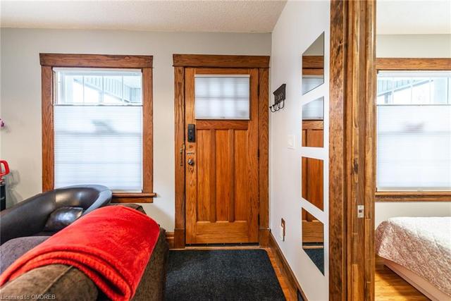 4923 Sixth Avenue, House detached with 3 bedrooms, 3 bathrooms and 5 parking in Niagara Falls ON | Image 6